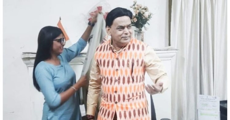 बड़ी खबर: सराहनीय कार्य करने हेतु वरिष्ठ पत्रकार आरती वर्मा ने डोईवाला चिनी मिल ईडी दिनेश प्रताप सिंह को किया सम्मानित।