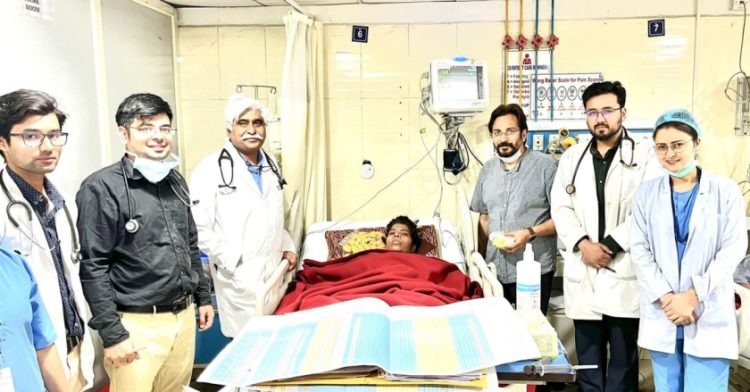 Health news: श्री महंत इन्दिरेश अस्पताल में मरीज़ को लगा दुनिया का सबसे छोटा लीडलैस पेसमेकर