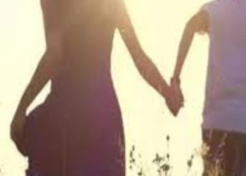 गजब: दो बच्चों की मां प्रेमी संग फरार, घर से नगदी और जेवर भी ले गई।