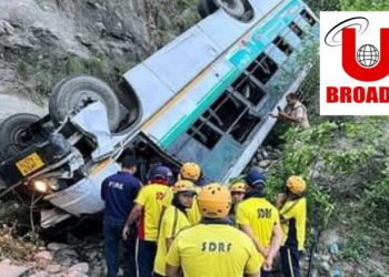 हादसा: सड़क हादसे में बस दुर्घटनाग्रस्त। दो की मौत चार गंभीर रूप से घायल