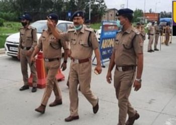 बड़ी खबर: यहां पर बाइक सवार युवकों ने घर पर की फायरिंग।मची भगदड़