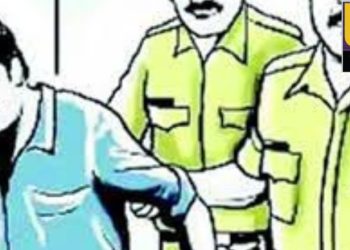 बड़ी खबर: मालिक की गैरमौजूदगी में पिलाता था रेस्टोरेंट में शराब।हुआ गिरफ्तार