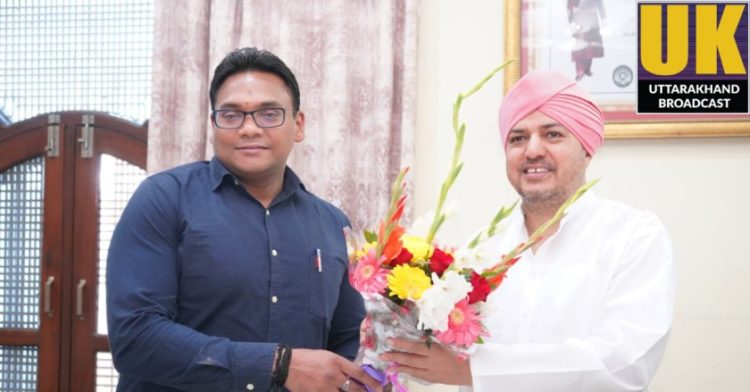 स्वास्थ्य सचिव डाॅ आर.राजेश कुमार ने श्री दरबार साहिब में टेका मत्था।स्वास्थ्य सेवाओं को अत्याधुनिक बनाने व नर्सिंग सेवाओं को और बेहतर बनाने पर हुई चर्चा