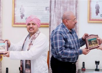 इंडस्ट्रीज़ एसोसिएशन ऑफ उत्तराखण्ड के अध्यक्ष पंकज गुप्ता व वरिष्ठ उद्योगपति अनिल गोयल ने श्री दरबार साहिब में टेका मत्था