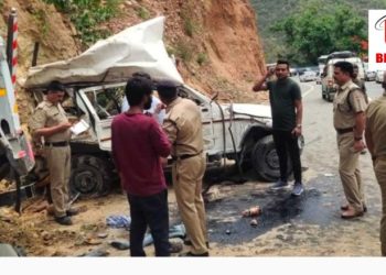 दुखद हादसा: दो वाहनों की आपस में भिड़ंत। 2 की मौत4 गंभीर रूप से घायल