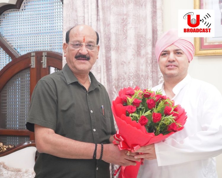 तकनीकी शिक्षा एवम् वन मंत्री सुबोध उनियाल ने श्री दरबार साहिब में टेका मत्था