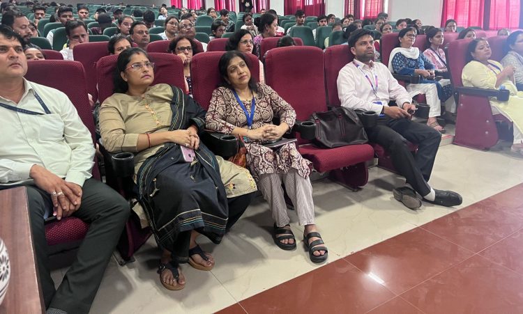 श्री गुरु राम राय विश्वविद्यालय  में एक्सपर्ट ने दिए साइबर फ्रॉड से बचने के टिप्स