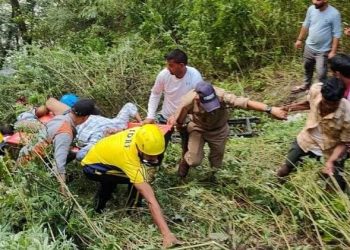 हादसा:अनियंत्रित होकर गहरी खाई में गिरी बस।6 लोगो की मौत की सूचना