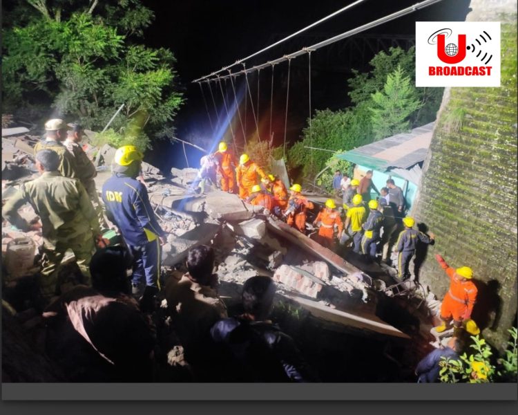 दु:खद: मकान गिरने से मलबे में दबे 7 लोग