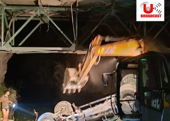 हादसा: अनियंत्रित होकर वाहन दुर्घटनाग्रस्त।रैस्क्यू ऑपरेशन जारी