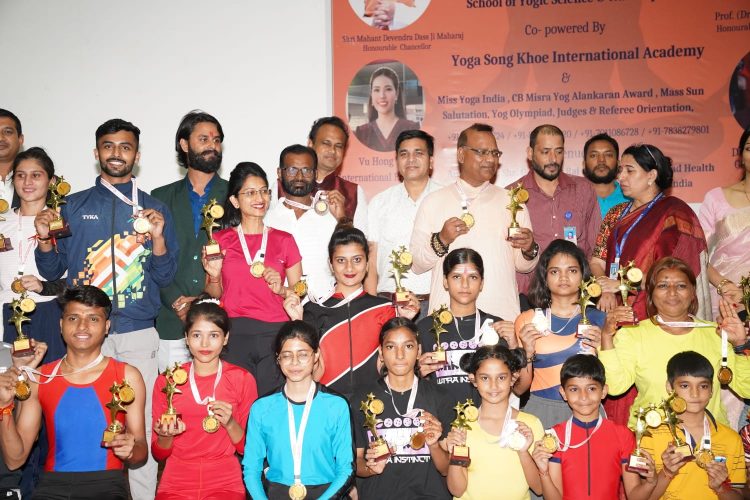 एसजीआरआर विश्वविद्यालय के प्रागंण से  विश्वकल्याण के लिए बही योगधारा