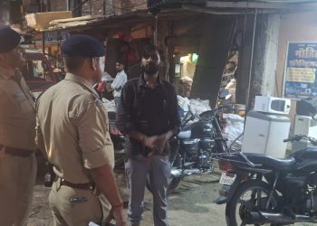 चौकी हरावला डोईवाला पुलिस द्वारा किरायेदारों/संदिग्ध व्यक्तियो की चैकिग कर 18 व्यक्तियो के पुलिस अधिनियम मे चालान