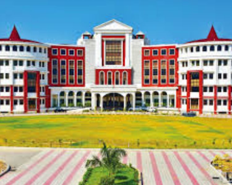 ग्राफिक एरा ने फिर लहराया परचम।प्रभावशाली वैज्ञानिकों की सूची में दस शिक्षकों के नाम हुए शामिल