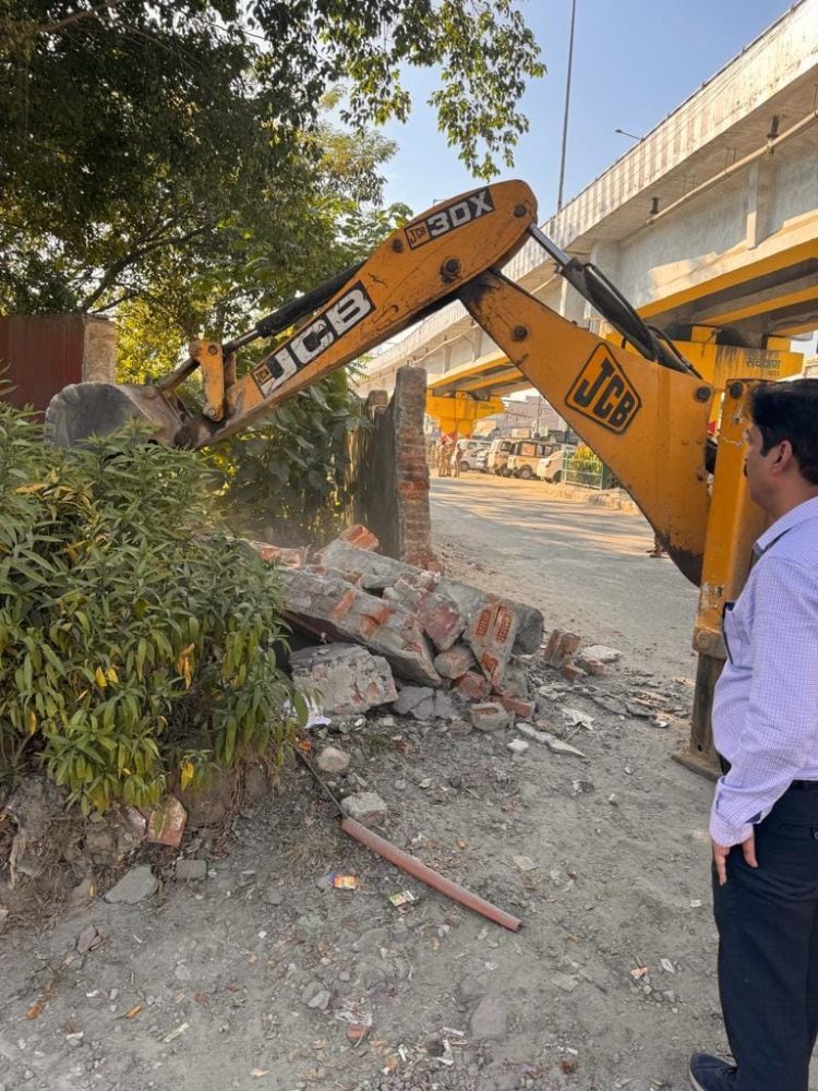 जिलाधिकारी के प्रयास से आईएसबीटी के समीप राजमार्ग पर यातायात को मिली सुगम सुविधा