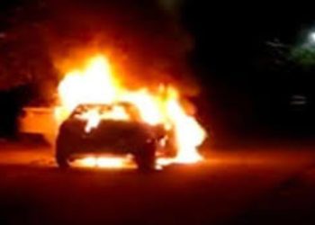 दुखद हादसा:  कार में आग लगने से दो लोगो की जिंदा जलकर मौत