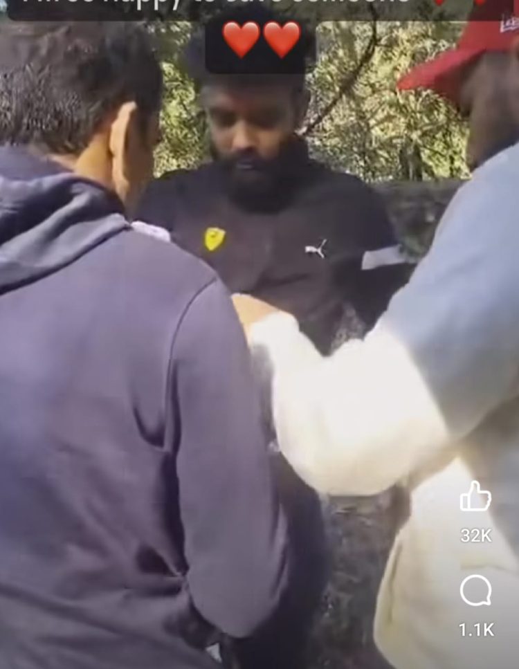 हादसा:- अनियंत्रित होकर खाई में गिरी कार,भारतीय क्रिकेट खिलाड़ी मो.शमी ने किया घायलों को रैस्क्यू