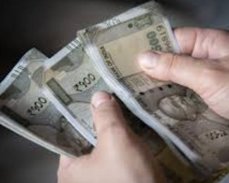 Salary Hike :कर्मचारियों के लिए अच्छी खबर, इस दिन से हो सकती है ग्रेड पे में बढ़ोतरी