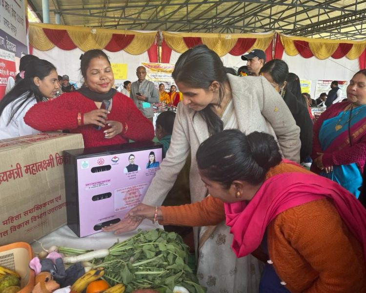 बड़ी खबर : विकसित भारत संकल्प यात्रा पहुंची भगवंत पुर,  डीएम सोनिका ने विभिन्न विभागों के लगे स्टॉल का किया निरीक्षण