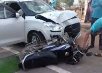 हादसा : नशे में धुत कार सवार ने स्कूटी और ऑटो को मारी टक्कर,दो लोग गंभीर रूप से घायल