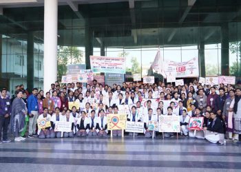 श्री गुरु राम राय विश्वविद्यालय के कॉलेज ऑफ नर्सिग और एन.एस.एस. विभाग ने विश्व एडस दिवस के उपलक्ष में निकाली जागरूकता रैली