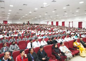 एसजीआरआयू में छात्र-छात्राओं ने जाना हार्ट अटैक पड़ने पर कैसे दिया जाता है सीपीआर