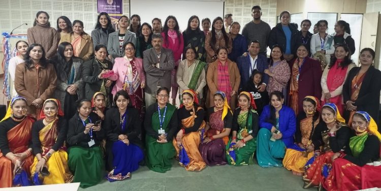 पूर्व छात्र सम्मेलन में जुटे 100 छात्र छात्राएं, बोले आज जो हैं श्री गुरु राम राय विश्वविद्यालय की शिक्षा के ही कारण है