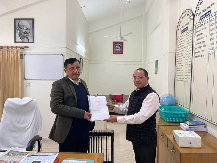 बड़ी खबर : उत्तराखंड राज्य के माध्यमिक विद्यालयों में व्यावसायिक शिक्षा को बढ़ावा देने के लिए बड़ी पहल, DG शिक्षा बंशीधर तिवारी ने समझौता ज्ञापन पर किए हस्ताक्षर