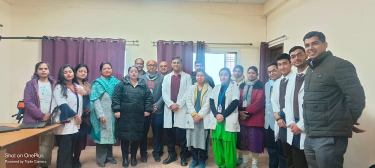 एसजीआरआर विश्वविद्यालय में स्तन कैंसर पर जानरूकता शिविर का आयोजन