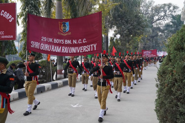 एसजीआरआर विश्वविद्यालय में धूमधाम से मनाया गया गणतन्त्र दिवस समारोह