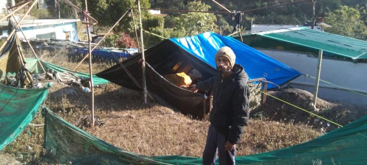 गजब : भू माफियाओं से अपनी जमीन बचाने मे सेवानिवृत्त दरोगा को पड़े लाले। पुलिस प्रशासन का भूमाफियाओं को खुला संरक्षण