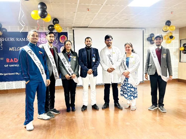 श्री गुरु राम राय विश्वविद्यालय में अलंकरण समारोह में छात्र परिषद ने ली शपथ