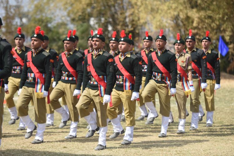 एसजीआरआरयू में खेलोत्सव-2024 का भव्य आगाज  एसजीआरआर विश्वविद्यालय में खेलकूद प्रतियोगिताओं की धूम