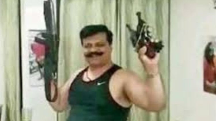 बड़ी खबर : खानपुर के पूर्व विधायक के विरुद्ध उनके गनर ने ही दर्ज कराया मुकदमा