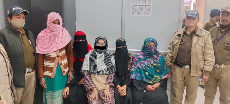 बनभलपुरा हिंसा अपडेट:-पांच बुर्केधारी महिला उपद्रवियों को पुलिस ने किया गिरफ्तार