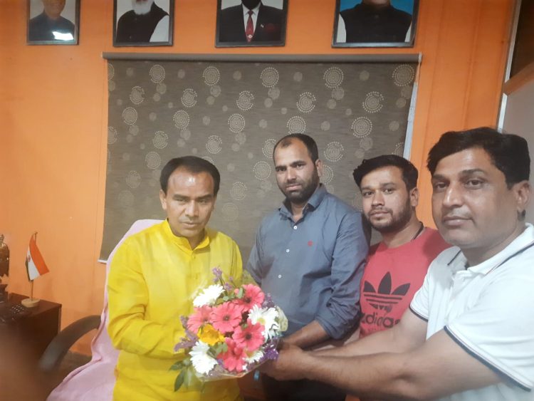 शिक्षा मंत्री से मिला शासकीय विद्यालय में कार्यरत मानदेय प्राप्त पीटीए शिक्षकों का शिष्टमंडल