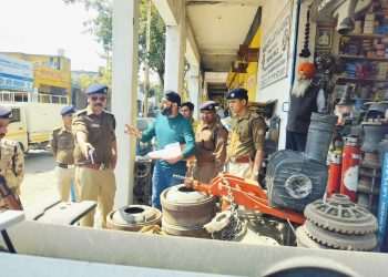 111 कबाड़ी, 143 मोटर गैराज, 32 रिपेयरिंग की दुकानो की चैकिंग कर पुलिस ने 123 लोगों के किए चालान