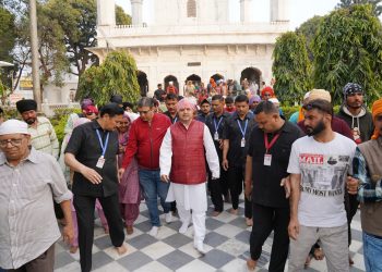 श्री झण्डे जी मेले की भव्यता बढ़ाने पंजाब से पहुंची पैदल संगत