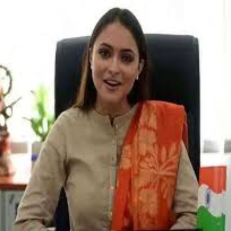 कांग्रेस को छोड़कर लगातार जा रहे हैं नेता,कौन उठायेगा झंडा बिन नेता कौन बनेगा कार्यकर्ता अनुकृति का इस्तीफा