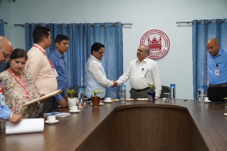 एसजीआरआरयू एवम् आई.आई.पी. के बीच बहुउद्देशीय शोध एवम् अनुसंधान हेतु एमओयू