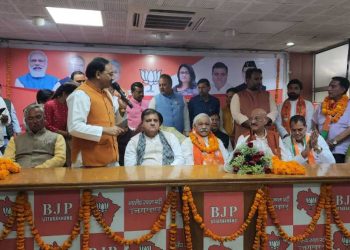 राजनीति : पूर्व कैबिनेट मंत्री  दिनेश अग्रवाल ने थामा बीजेपी का दामन