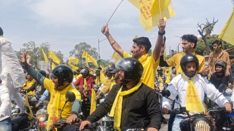 चुनावी रैलियों में जो कम देखने को मिलता है,वह देहरादून में बॉबी पवार की बाइक रैली में देखने को मिला