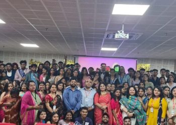 श्री गुरु राम राय विश्वविद्यालय में फेयरवेल पार्टी का आयोजन