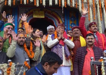 बड़ी खबर :खूब धूमधाम से खुले केदार बाबा के कपाट