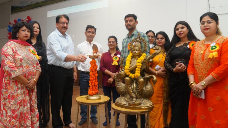 श्री महंत इन्दिरेश अस्पताल में धूमधाम से मनाया गया अन्तर्राष्ट्रीय नर्सेज़ दिवस