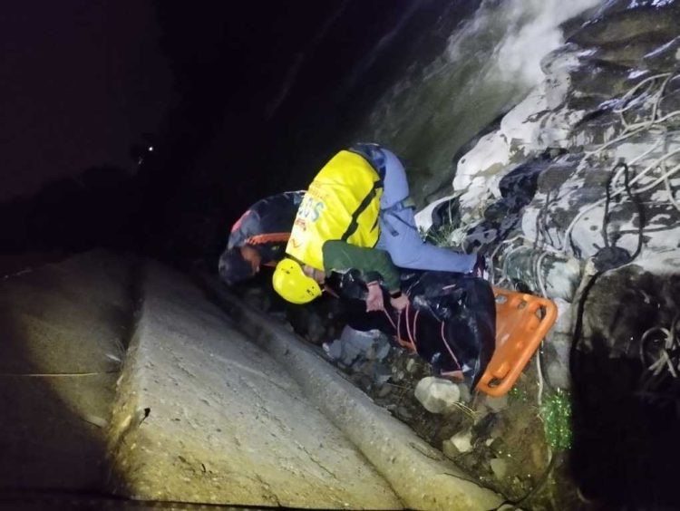 हादसा : अनियंत्रित होकर वाहन दुर्घटनाग्रस्त,एक की मौत,2 गंभीर रूप से घायल