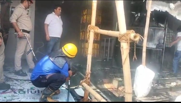 बिग ब्रेकिंग : देहरादून के पटाखा फेक्ट्री में लगी आग, बाल बाल बचा बड़ा हादसा