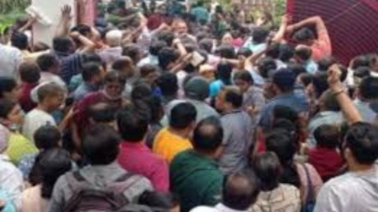 दिल्ली में दहशत : कई स्कूलों को ईमेल से बम रखें होने की धमकी,सर्च ऑपरेशन जारी