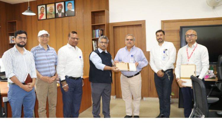 एसजीआरआरयू का यूकोस्ट के साथ आधुनिक अनुसंधान सहयोग पर एमओयू