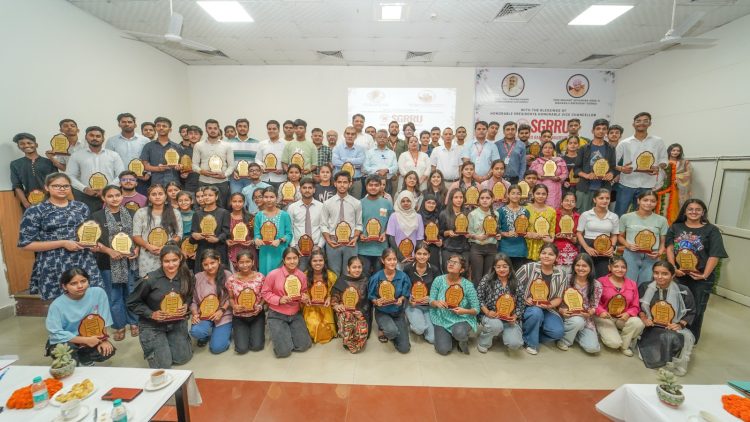 100 से अधिक छात्र-छात्राओं को किया गया सम्मानित,सम्मान पाकर खिले चेहरे, गर्व से अनुभव किए सांझा
