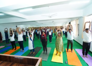 अन्तर्राष्ट्रीय योग दिवस पर एसजीआरआरयू में योग प्रस्तुतियां के साथ शानदार आयोजन